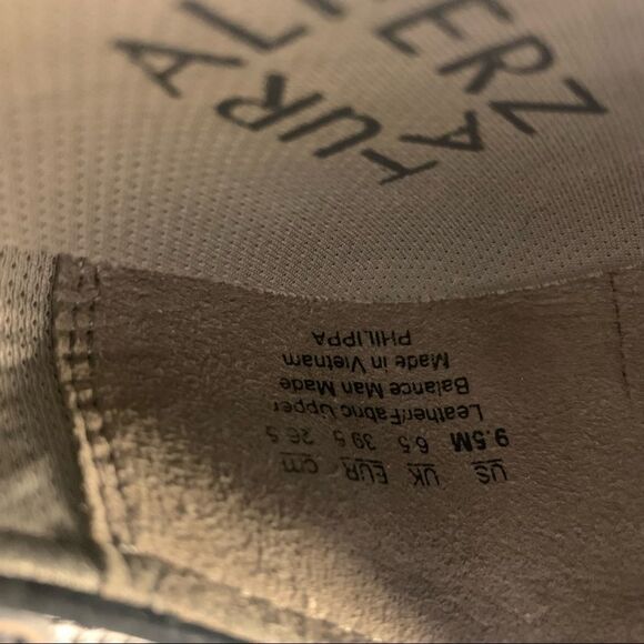 Naturalizer Philippe slip on sneaker 9.5, black with white soles - Picture 2 of 8